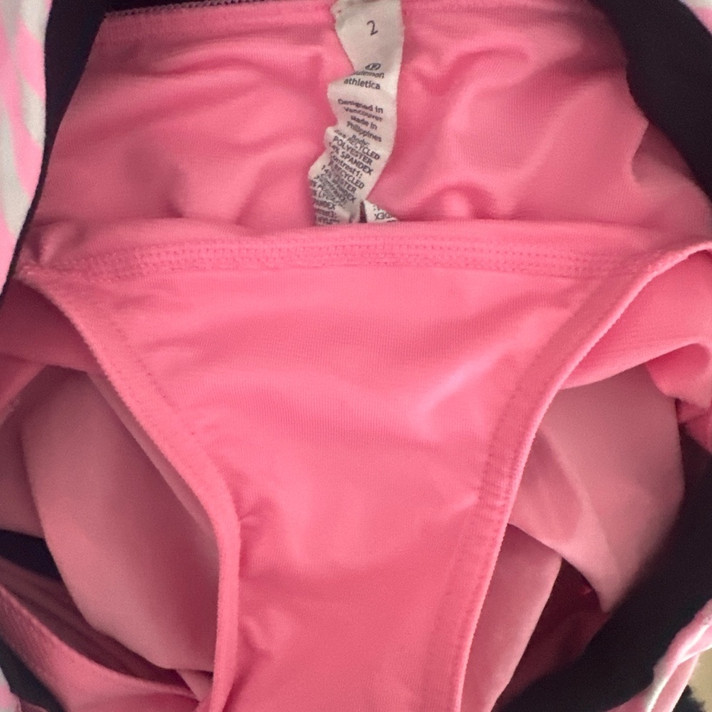 Lululemon Run Speed Shorts Size 2 - Picture 3 of 4